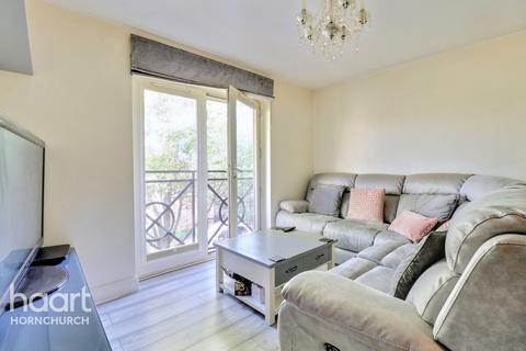 2 bedroom apartment for sale, Warwick Close, Hornchurch