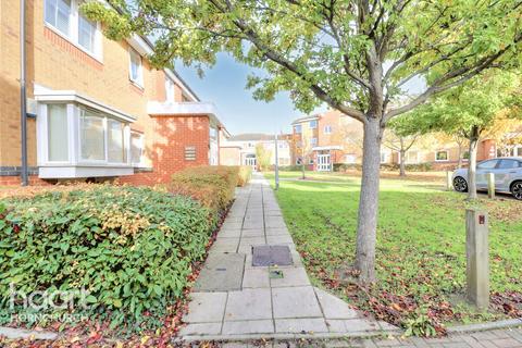 2 bedroom apartment for sale, Warwick Close, Hornchurch