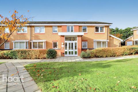 2 bedroom apartment for sale, Warwick Close, Hornchurch