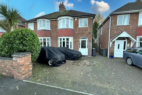 3 bedroom semi-detached house to rent, Somerset Road, Willenhall