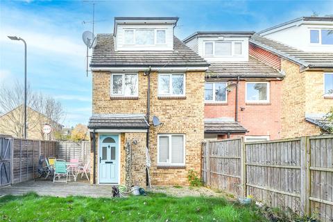 2 bedroom maisonette for sale, Mead Avenue, Slough, Berkshire, SL3