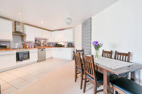 2 bedroom flat for sale, Ealing Road, Brentford, TW8