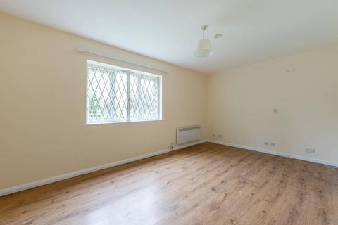 1 bedroom flat to rent, Galsworthy Road, Kingston Hill, Kingston upon Thames, KT2