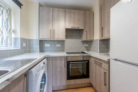 1 bedroom flat to rent, Galsworthy Road, Kingston Hill, Kingston upon Thames, KT2