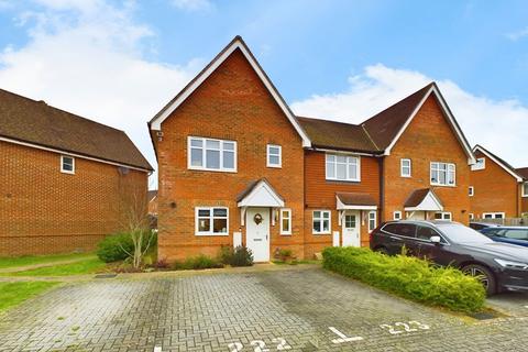 3 bedroom terraced house for sale, Carter Drive, Horsham RH12