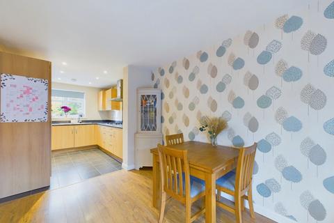 3 bedroom terraced house for sale, Carter Drive, Horsham RH12