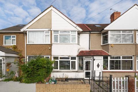 3 bedroom terraced house for sale, Saxon Avenue, Feltham, TW13