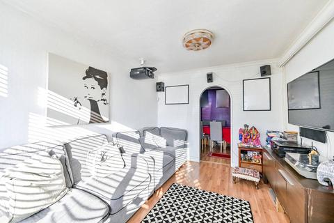 3 bedroom terraced house for sale, Saxon Avenue, Feltham, TW13