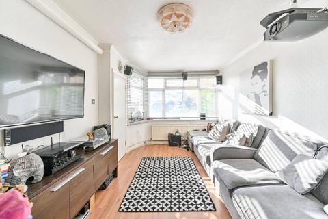 3 bedroom terraced house for sale, Saxon Avenue, Feltham, TW13