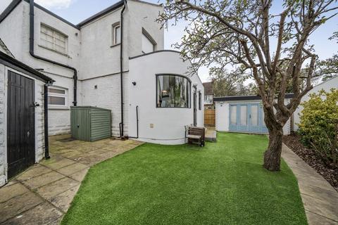 2 bedroom flat for sale, Netheravon Road South, Chiswick