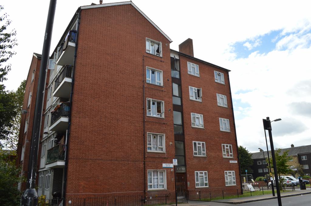 2 bedroom flat available for sale on Olney Road,