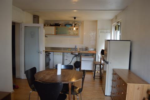 2 bedroom flat for sale, London, SE17