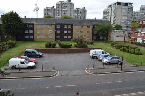 2 bedroom flat for sale, London, SE17