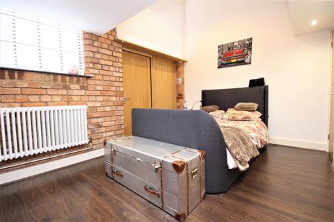 3 bedroom townhouse to rent, Mint Drive, Jewellery Quarter