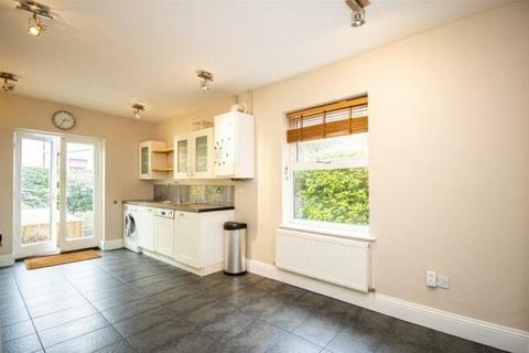 3 bedroom semi-detached house to rent, Glebe Road, West Bridgford, Nottingham, Nottinghamshire, NG2