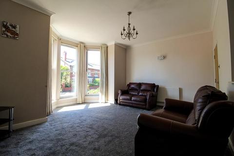 2 bedroom flat to rent, Didsbury, Manchester M20