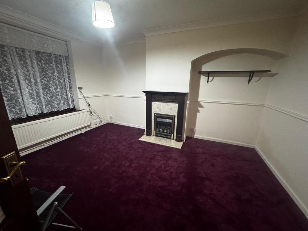 House in Dagenham - View 3