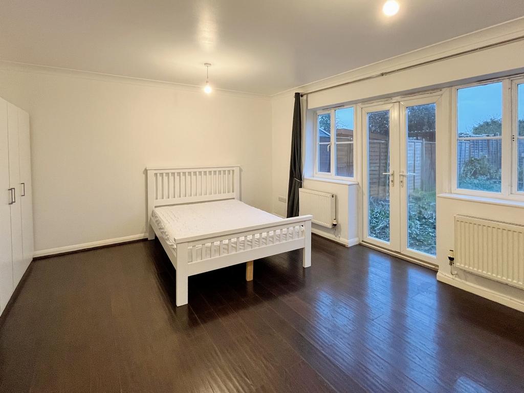 A spacious and bright large double bedroom feat...