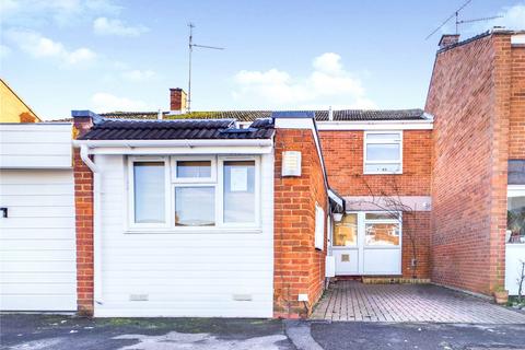 4 bedroom semi-detached house to rent, Kirton Close, Reading, RG30