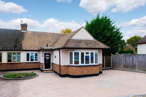 2 bedroom semi-detached bungalow for sale, Hambro Hill, Rayleigh, SS6