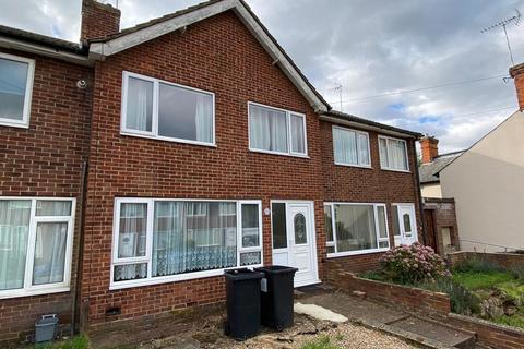 3 bedroom terraced house to rent, Claremont Place, Canterbury CT1