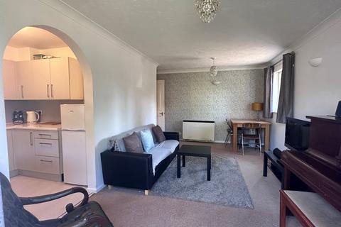 1 bedroom apartment to rent, Bornedene, Potters Bar, EN6