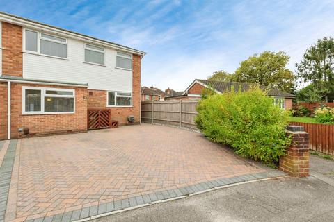 3 bedroom semi-detached house for sale, Flowers Close, Southampton SO31