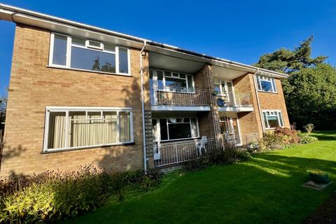 2 bedroom apartment to rent, Eastbury Avenue, Northwood HA6