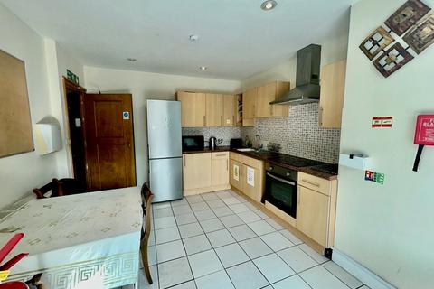 3 bedroom terraced house to rent, Eastcote Avenue, Greenford UB6