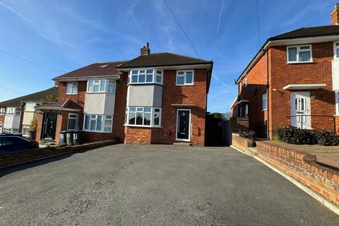 3 bedroom semi-detached house to rent, Hatter's Lane, High Wycombe