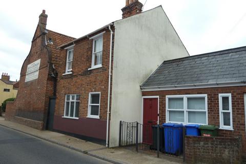 3 bedroom townhouse to rent, Northgate, Suffolk NR34