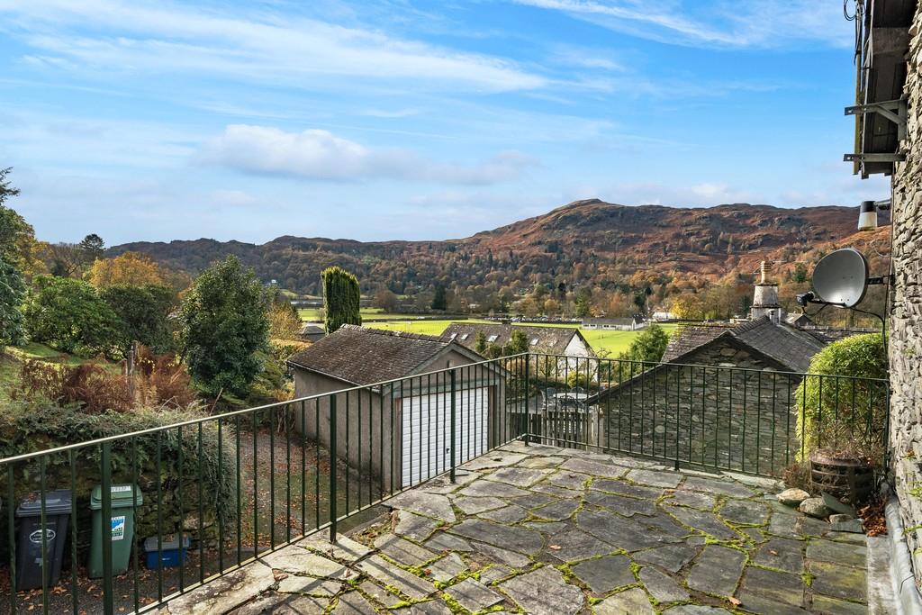 The Beeches Patio Balcony and Fabulous Fell and La