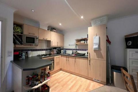 2 bedroom apartment to rent, Sunnydene Road, Purley