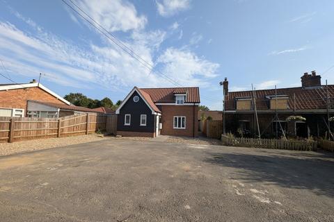 2 bedroom detached house to rent, St Andrews Road, Knodishall