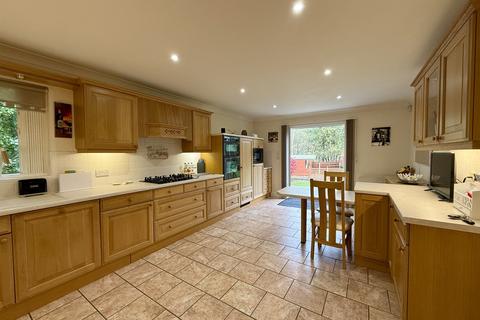 5 bedroom detached house for sale, Portmore Close, Broadstone