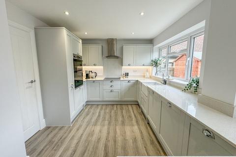 4 bedroom chalet for sale, Folly Lane, Hockley