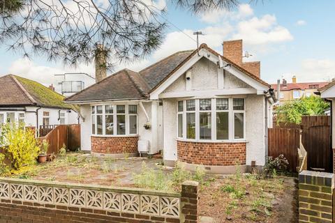 2 bedroom bungalow for sale, Oakleigh Avenue, Surbiton KT6