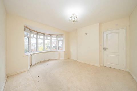 2 bedroom bungalow for sale, Oakleigh Avenue, Surbiton KT6