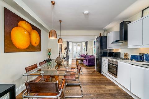 4 bedroom end of terrace house for sale, Burnaby Street, Chelsea