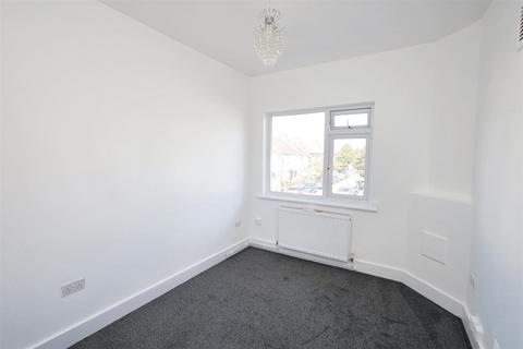 3 bedroom flat to rent, Lancaster Road, ENFIELD EN2