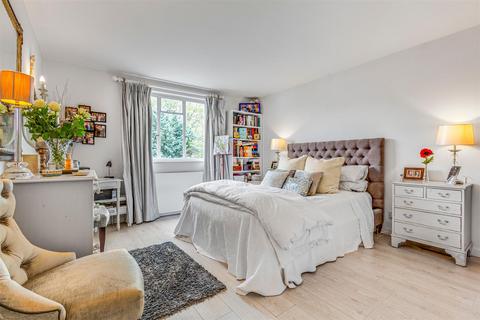 2 bedroom flat to rent, Castelnau, Barnes, SW13