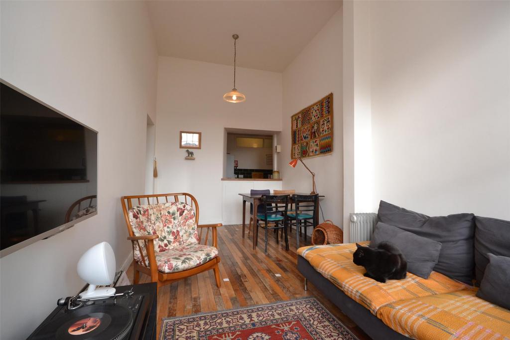 Living room (2)