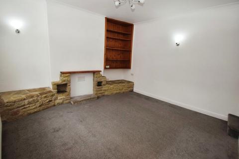 2 bedroom end of terrace house to rent, Lark Street, Keighley BD21