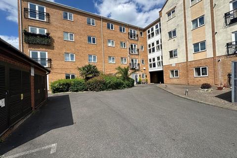 2 bedroom flat to rent, Wayte Street, Cosham