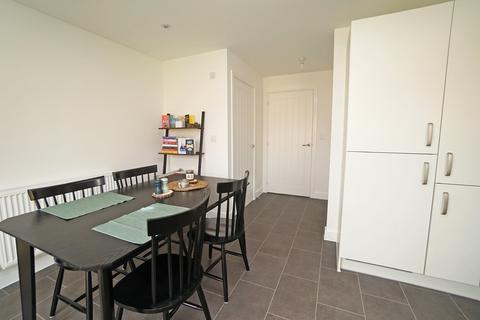 3 bedroom semi-detached house to rent, Brunel Way, Fareham PO15