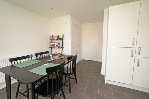 3 bedroom semi-detached house to rent, Brunel Way, Fareham PO15