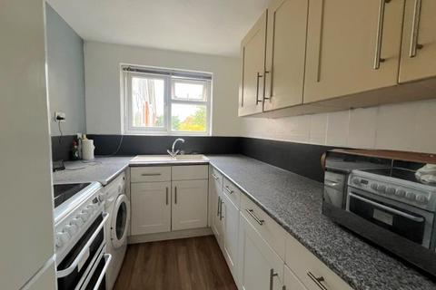 1 bedroom flat to rent, Epsom Road, Guildford GU1