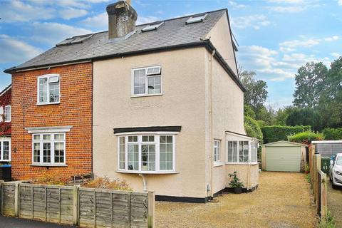 13 Connaught Road, Brookwood, Woking, GU24 0ES