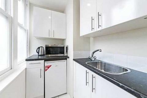 Studio to rent, London W1J