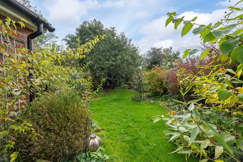 3 bedroom end of terrace house for sale, Oakdene Road, Brockham